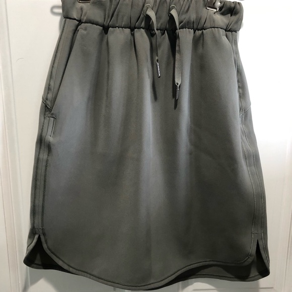 Lululemon On the Fly Skirt - Picture 2 of 5